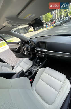 Позашляховик / Кросовер Mazda CX-5 2017 в 