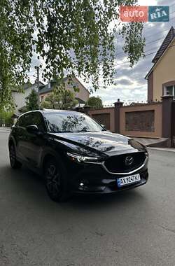 Позашляховик / Кросовер Mazda CX-5 2017 в 