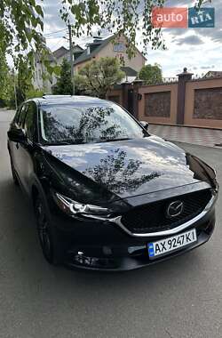 Позашляховик / Кросовер Mazda CX-5 2017 в 