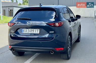 Позашляховик / Кросовер Mazda CX-5 2018 в 