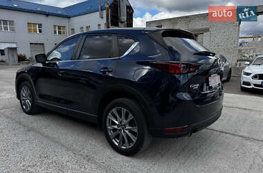 Позашляховик / Кросовер Mazda CX-5 2018 в 
