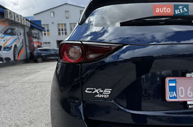 Позашляховик / Кросовер Mazda CX-5 2018 в 