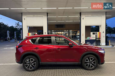 Позашляховик / Кросовер Mazda CX-5 2018 в 