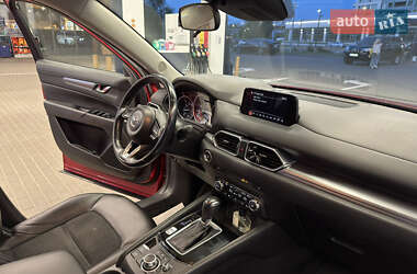 Позашляховик / Кросовер Mazda CX-5 2018 в 