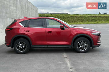 Позашляховик / Кросовер Mazda CX-5 2018 в 