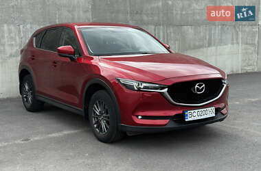 Позашляховик / Кросовер Mazda CX-5 2018 в 