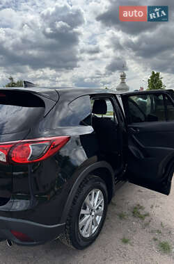 Позашляховик / Кросовер Mazda CX-5 2015 в 