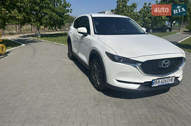 Позашляховик / Кросовер Mazda CX-5 2017 в 