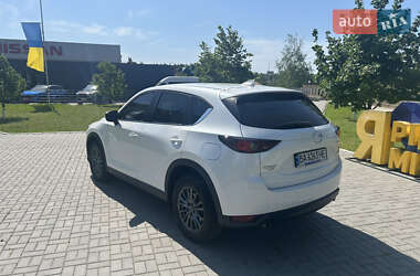 Позашляховик / Кросовер Mazda CX-5 2017 в 