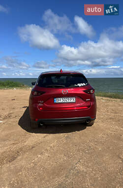 Позашляховик / Кросовер Mazda CX-5 2017 в 