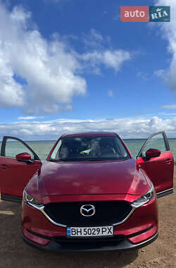 Позашляховик / Кросовер Mazda CX-5 2017 в 