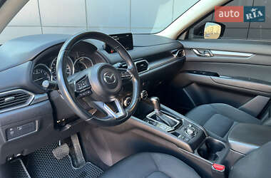 Позашляховик / Кросовер Mazda CX-5 2018 в 