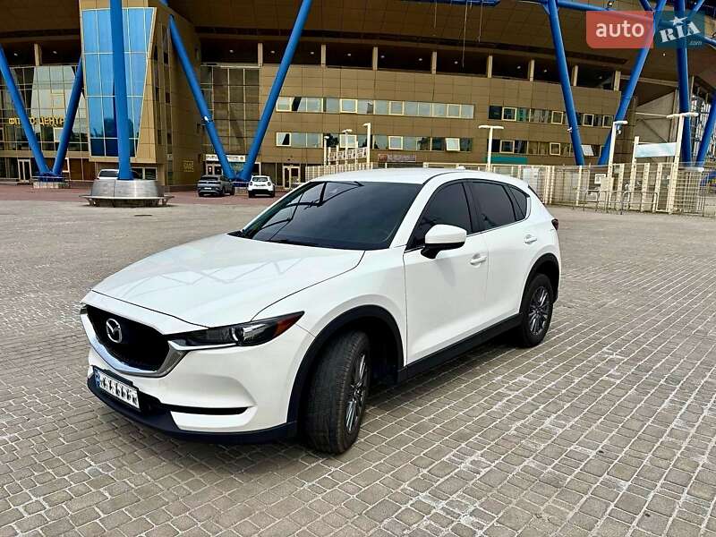 Позашляховик / Кросовер Mazda CX-5 2018 в 