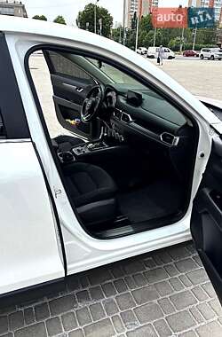 Позашляховик / Кросовер Mazda CX-5 2018 в 