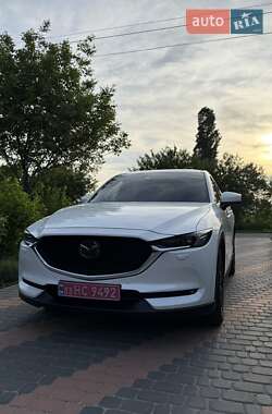 Позашляховик / Кросовер Mazda CX-5 2017 в 