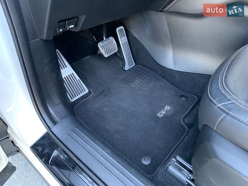 Внедорожник / Кроссовер Mazda CX-5 2017 в Киеве