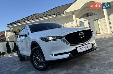 Позашляховик / Кросовер Mazda CX-5 2017 в 