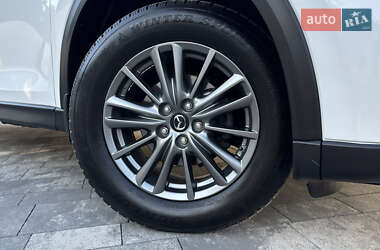 Позашляховик / Кросовер Mazda CX-5 2017 в 
