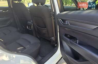 Позашляховик / Кросовер Mazda CX-5 2017 в 
