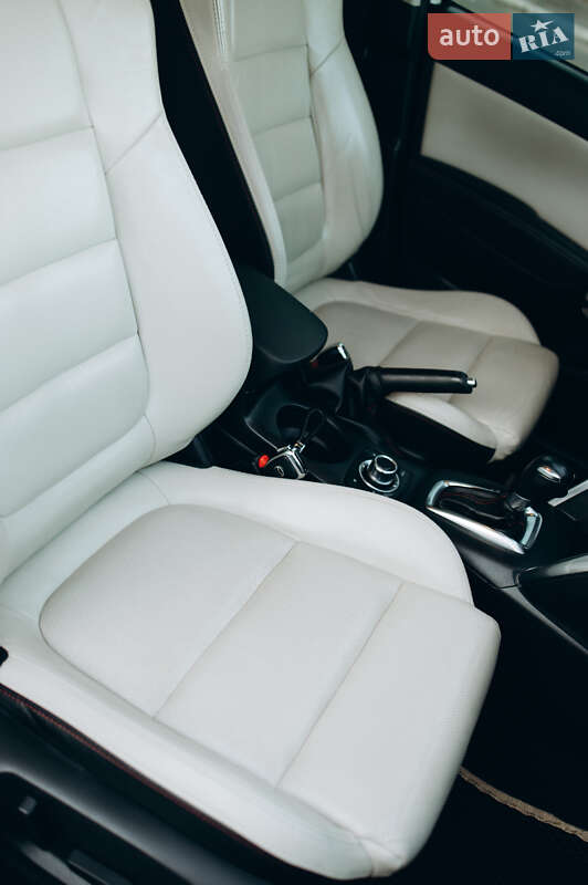 Внедорожник / Кроссовер Mazda CX-5 2013 в Новой Ушице
