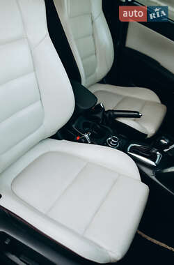 Позашляховик / Кросовер Mazda CX-5 2013 в 