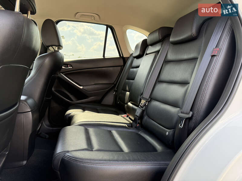 Позашляховик / Кросовер Mazda CX-5 2015 в Дніпрі