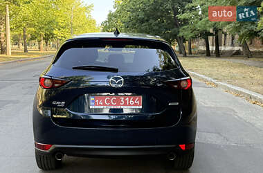 Позашляховик / Кросовер Mazda CX-5 2018 в 