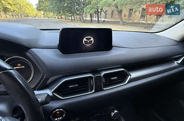 Позашляховик / Кросовер Mazda CX-5 2018 в 
