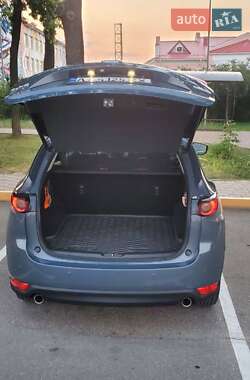 Позашляховик / Кросовер Mazda CX-5 2020 в 