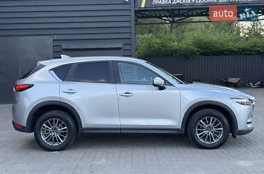 Позашляховик / Кросовер Mazda CX-5 2017 в 