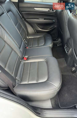 Позашляховик / Кросовер Mazda CX-5 2020 в 