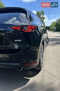 Позашляховик / Кросовер Mazda CX-5 2017 в 