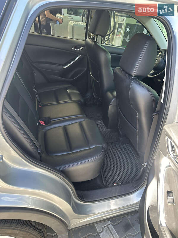 Позашляховик / Кросовер Mazda CX-5 2015 в Чернівцях
