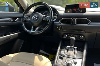 Позашляховик / Кросовер Mazda CX-5 2017 в 