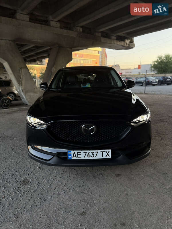 Позашляховик / Кросовер Mazda CX-5 2020 в 