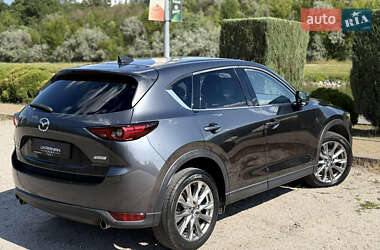 Позашляховик / Кросовер Mazda CX-5 2018 в 