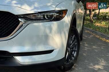 Позашляховик / Кросовер Mazda CX-5 2017 в 