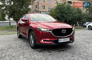 Позашляховик / Кросовер Mazda CX-5 2017 в 