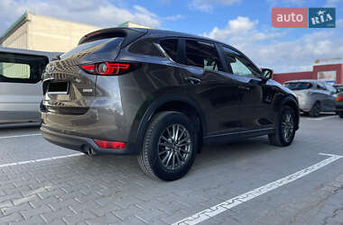 Позашляховик / Кросовер Mazda CX-5 2018 в 