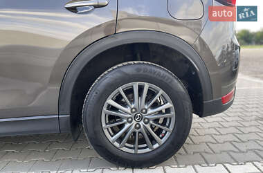 Позашляховик / Кросовер Mazda CX-5 2018 в 