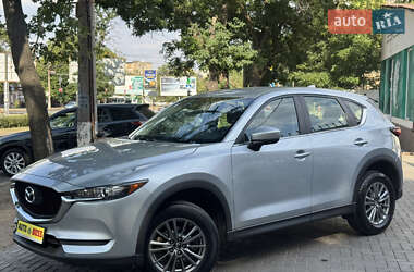 Позашляховик / Кросовер Mazda CX-5 2017 в 