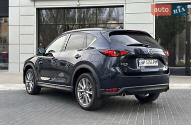 Позашляховик / Кросовер Mazda CX-5 2019 в 