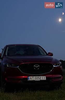 Позашляховик / Кросовер Mazda CX-5 2020 в 