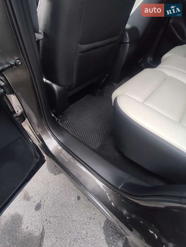 Внедорожник / Кроссовер Mazda CX-5 2016 в Житомире