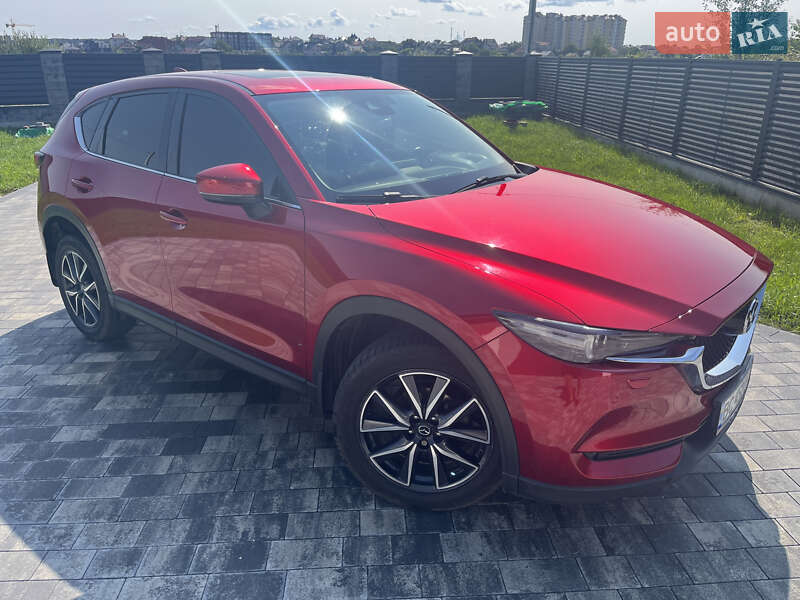 Позашляховик / Кросовер Mazda CX-5 2017 в 