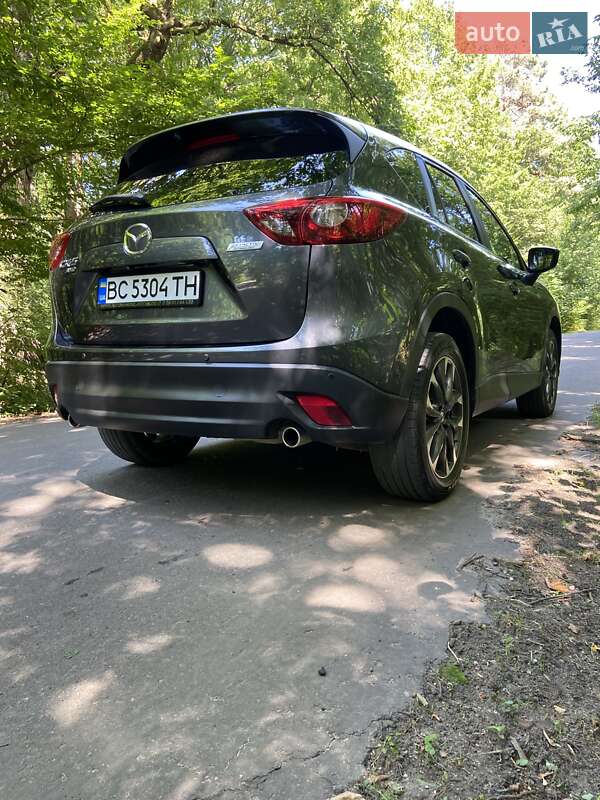 Внедорожник / Кроссовер Mazda CX-5 2016 в Новояворовске