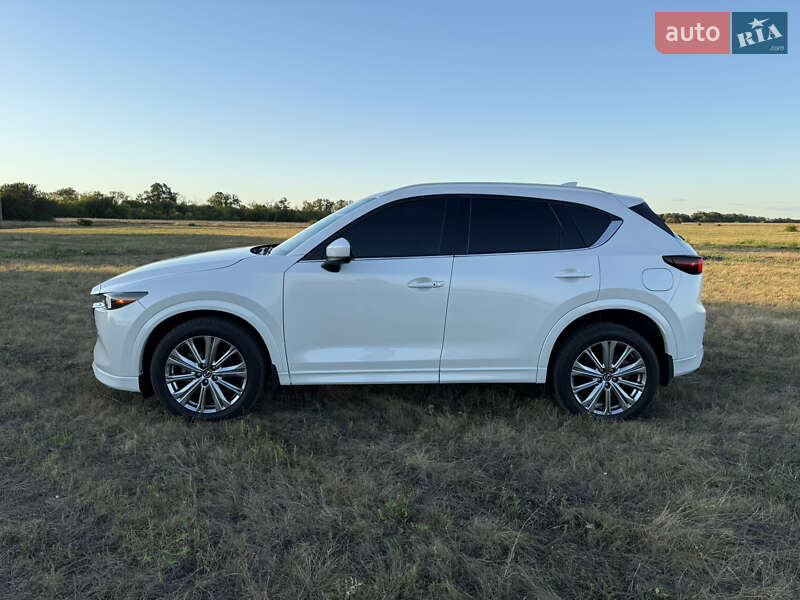 Внедорожник / Кроссовер Mazda CX-5 2023 в Глобине