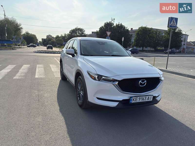 Позашляховик / Кросовер Mazda CX-5 2018 в 