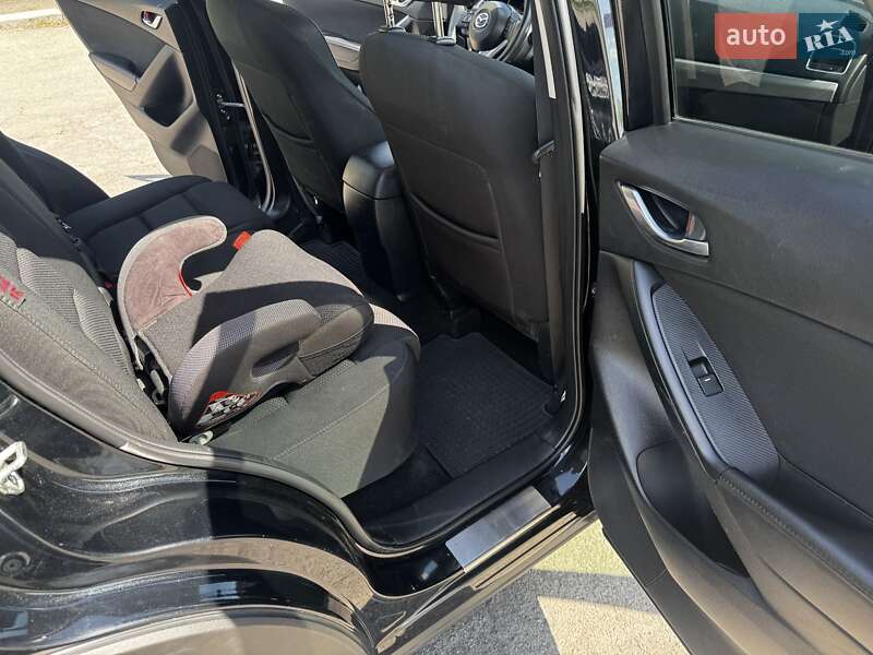 Позашляховик / Кросовер Mazda CX-5 2015 в Володимирі