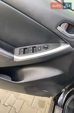 Позашляховик / Кросовер Mazda CX-5 2012 в 